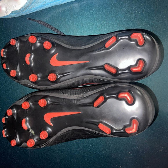 Nike cleats Legend 8 acc - Picture 2 of 3